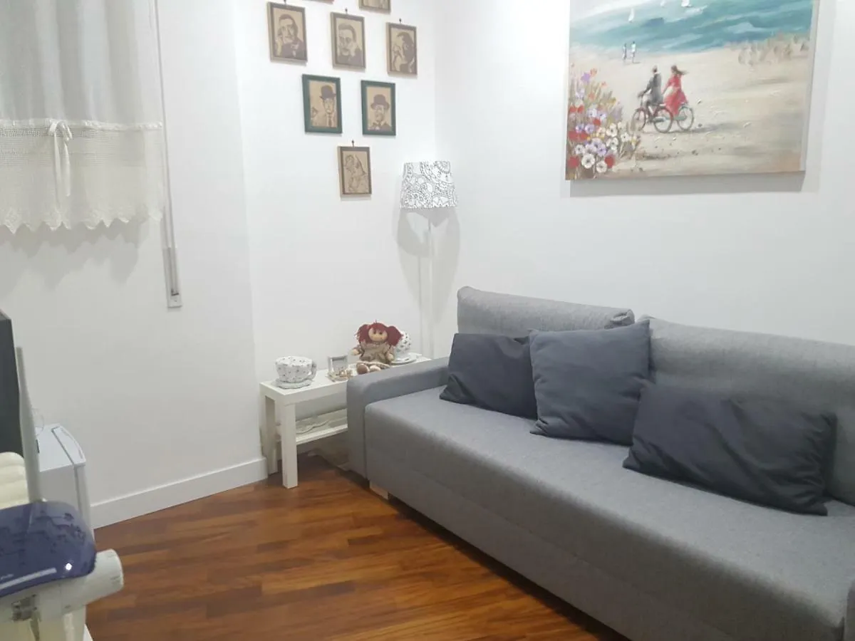 Small Bedroom Vomero'S Napoli Affittacamere