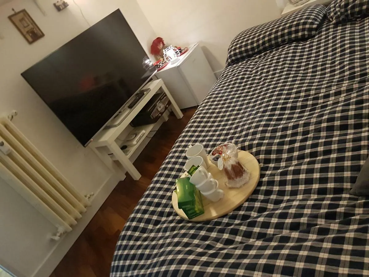 Small Bedroom Vomero'S Napoli Affittacamere